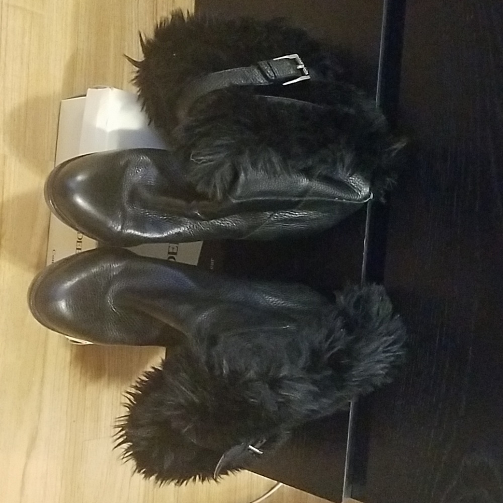 MK black boots